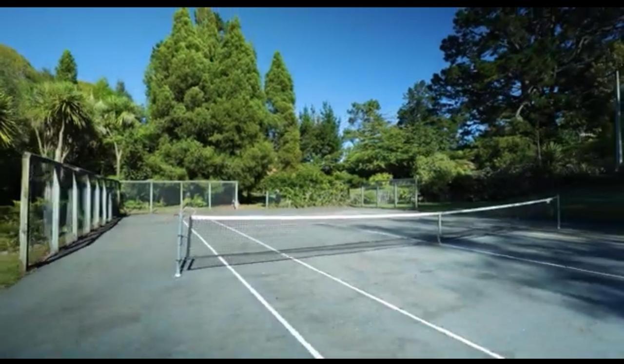 Lakeside & Tennis Court Paradise 罗托鲁阿 外观 照片